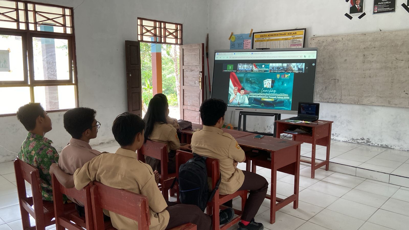 Launching pembagian Seragam Gratis untuk Siswa